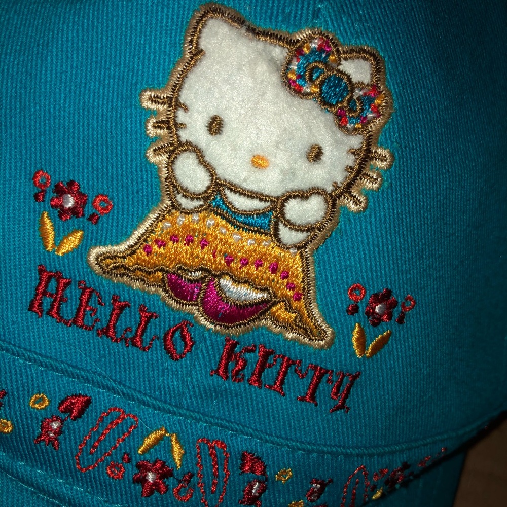 Hello Kitty Hat🐱 - Picture 2 of 6